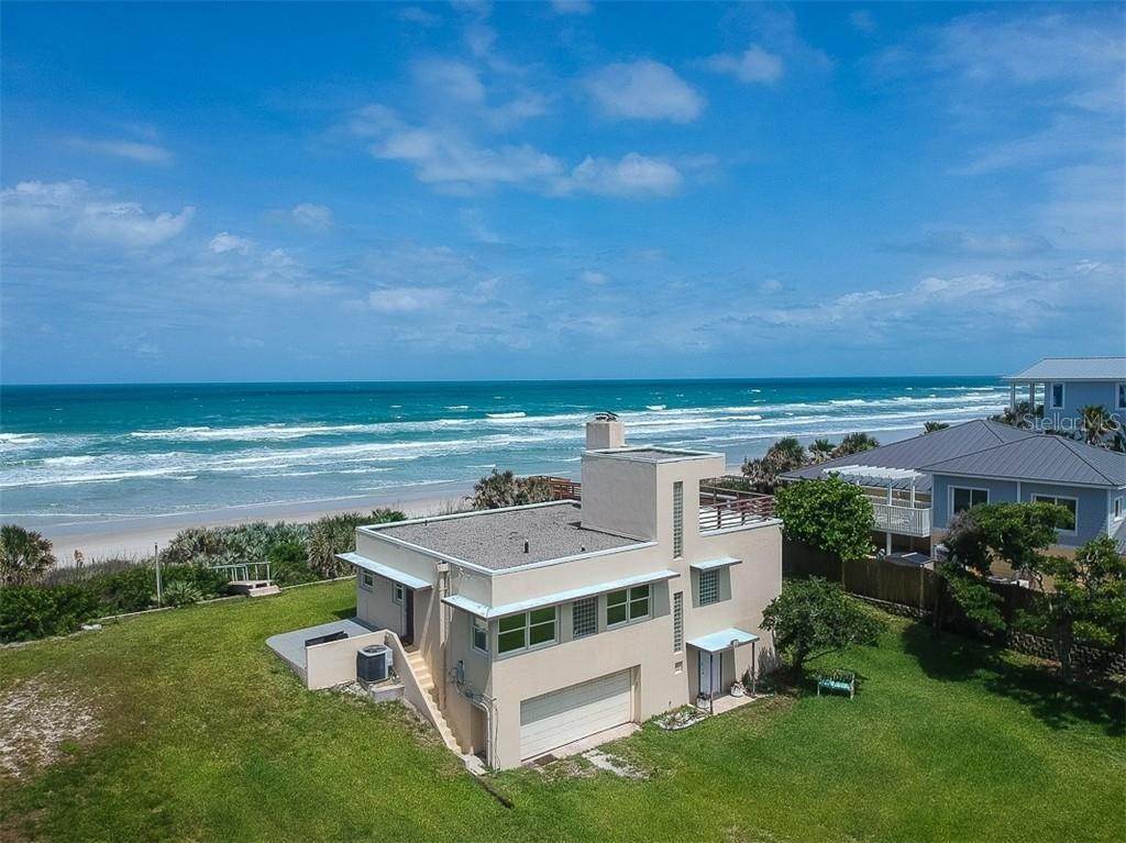 Single Family Homes 为 销售 在 2737 S ATLANTIC AVENUE Daytona Beach Shores, 佛罗里达州 32118 美国