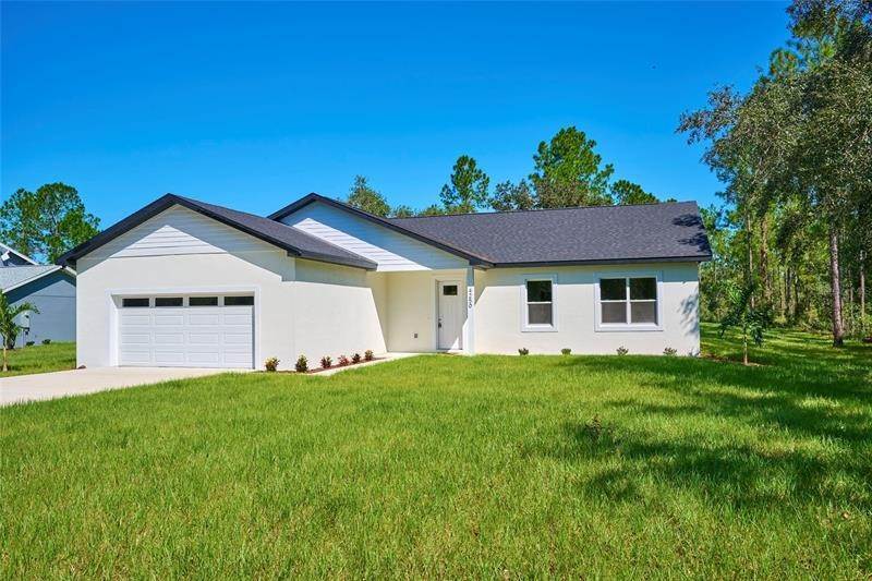 Single Family Homes 为 销售 在 4250 GARDENIA DRIVE Indian Lake Estates, 佛罗里达州 33855 美国