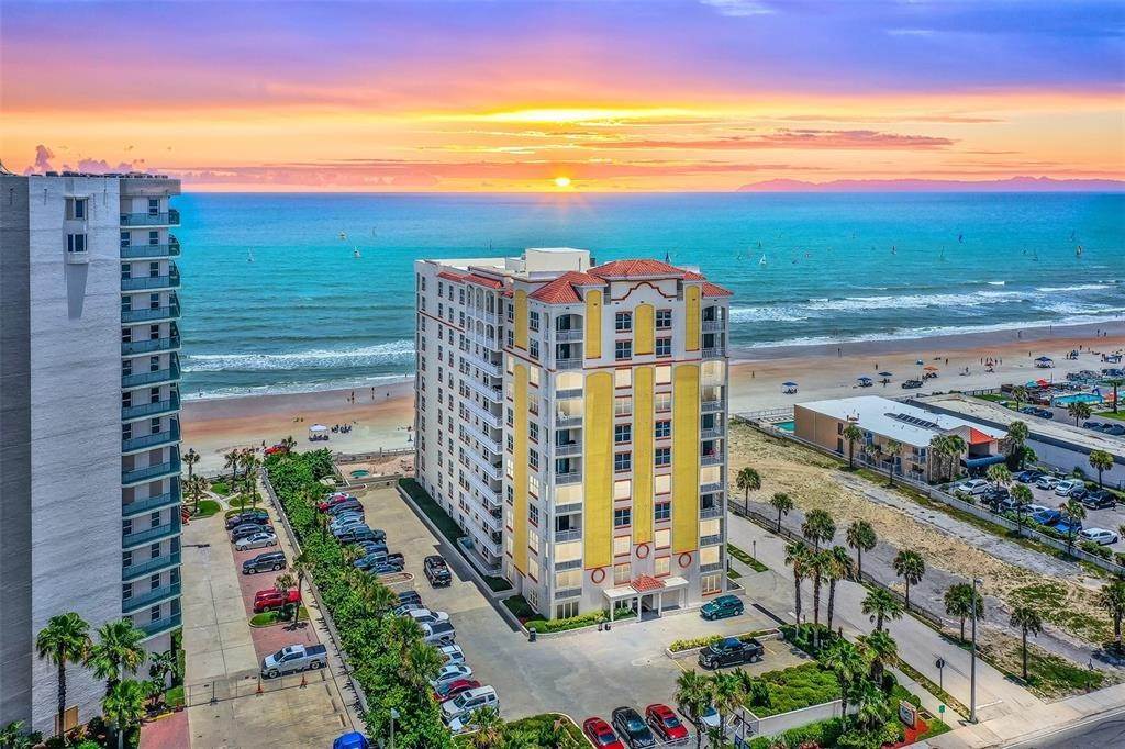 Single Family Homes 为 销售 在 2071 S ATLANTIC AVENUE 605 Daytona Beach Shores, 佛罗里达州 32118 美国