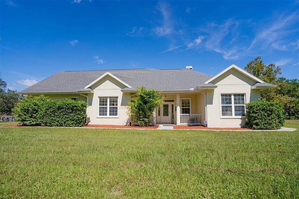 Single Family Homes por un Venta en 8743 OSTROM WAY Weeki Wachee, Florida 34613 Estados Unidos