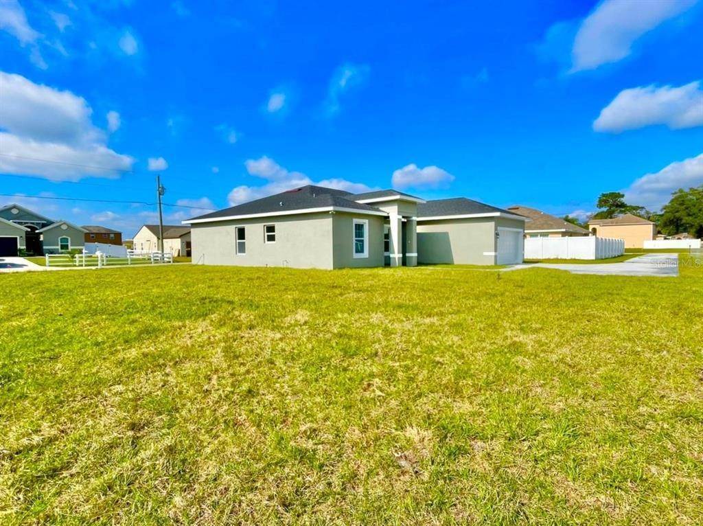 3. Single Family Homes for Sale at 1108 HUDSON HARBOR LANE Poinciana, Florida 34759 United States