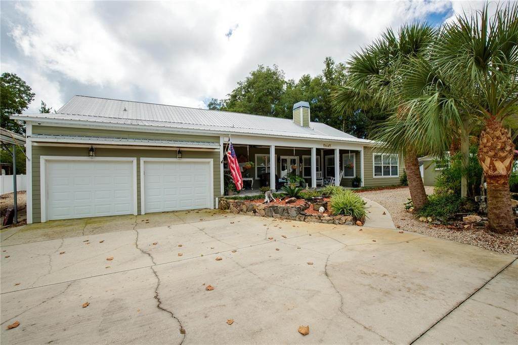 Single Family Homes 为 销售 在 1614 SE CENTRAL AVENUE Steinhatchee, 佛罗里达州 32359 美国