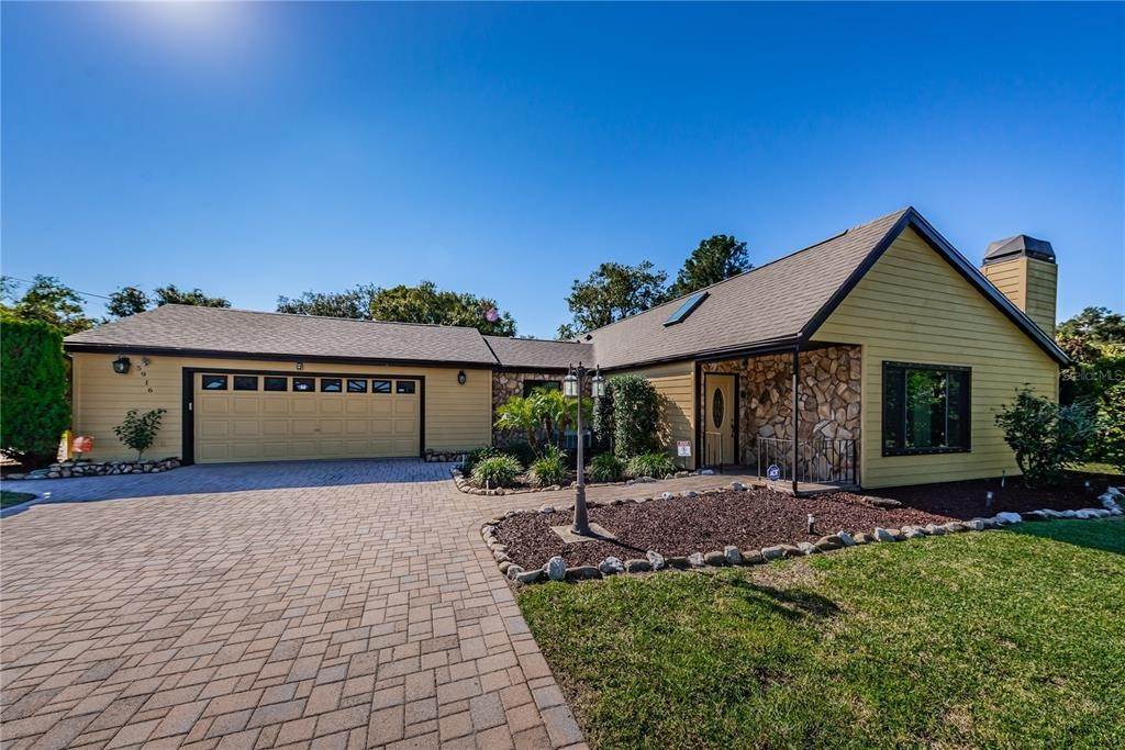 Single Family Homes 为 销售 在 5916 RIVERLAWN COURT Holiday, 佛罗里达州 34690 美国