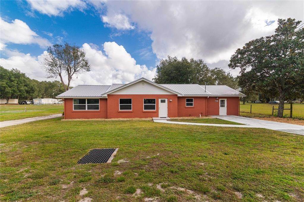 Single Family Homes 为 销售 在 12017 SR 471 Webster, 佛罗里达州 33597 美国