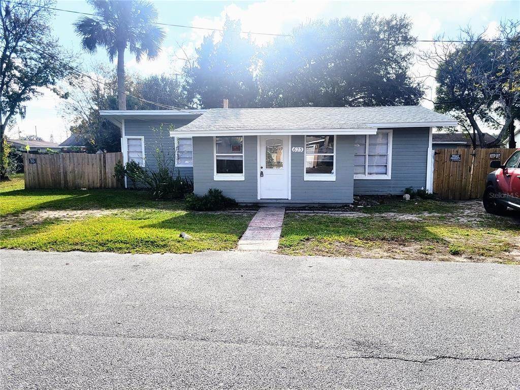 Single Family Homes por un Venta en 623 UNABELLE Avenue Holly Hill, Florida 32117 Estados Unidos