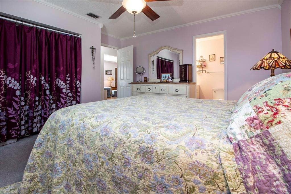 19. Single Family Homes for Sale at 711 RADFORD PLACE Sun City Center, Florida 33573 United States