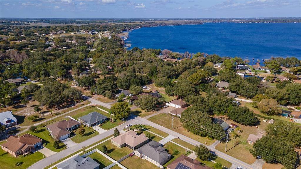 8. Single Family Homes for Sale at 11314 BRONSON ROAD Clermont, Florida 34711 United States