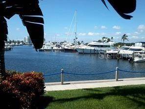 7. Single Family Homes for Sale at 2600 HARBOURSIDE DRIVE I-02 Longboat Key, Florida 34228 United States