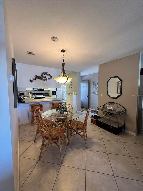 13. Single Family Homes for Sale at 845 BENJAMIN FRANKLIN DRIVE 403 Sarasota, Florida 34236 United States