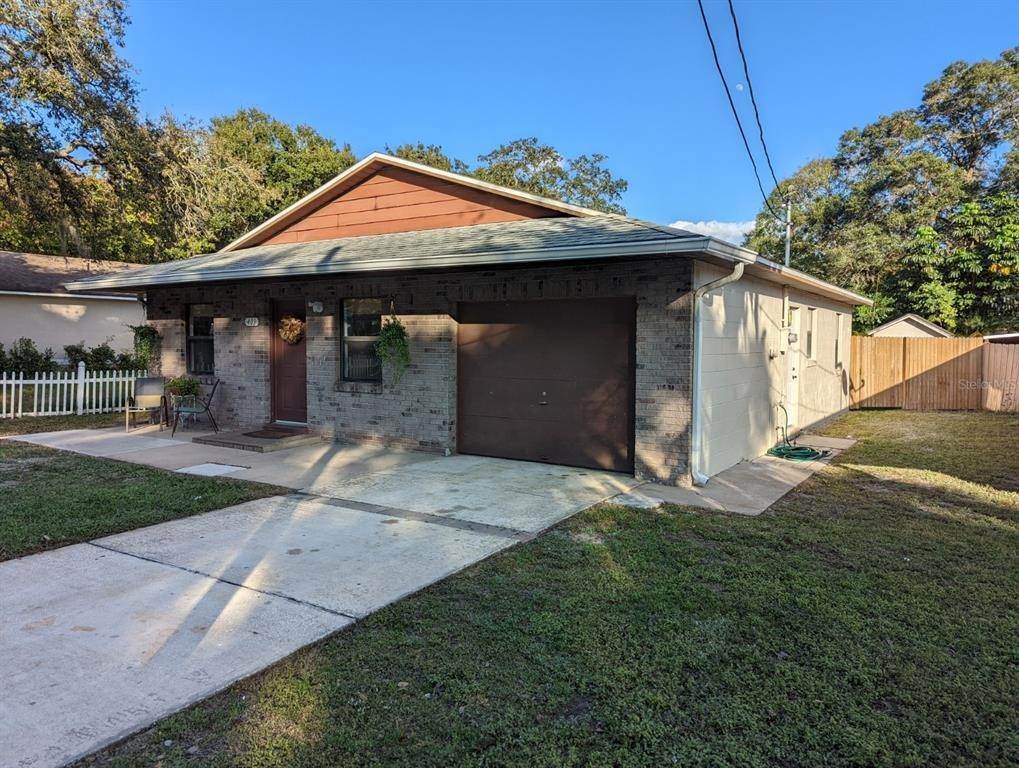 1. Single Family Homes for Sale at 403 CRABTREE AVENUE Orlando, Florida 32835 United States
