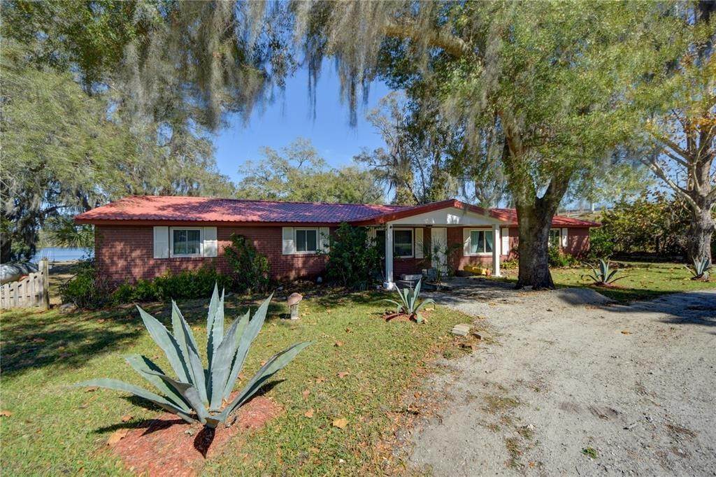 Single Family Homes por un Venta en 9338 OLD GIBSONTON DRIVE Gibsonton, Florida 33534 Estados Unidos
