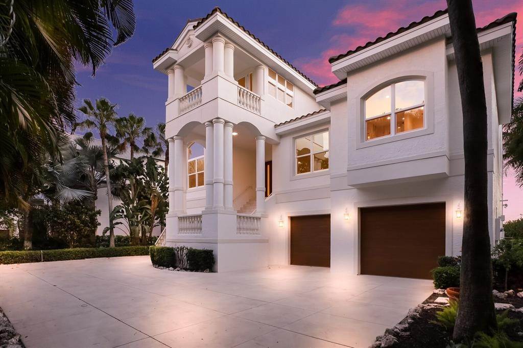 Single Family Homes 为 销售 在 6877 GULF OF MEXICO DRIVE 长船礁, 佛罗里达州 34228 美国
