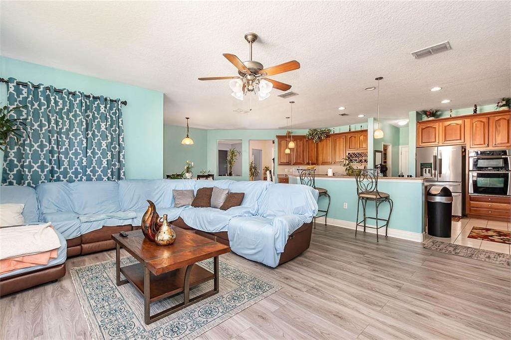 7. Single Family Homes for Sale at 718 TRANQUIL TRAIL Winter Garden, Florida 34787 United States
