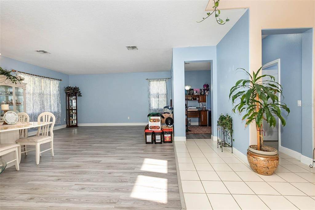 4. Single Family Homes for Sale at 718 TRANQUIL TRAIL Winter Garden, Florida 34787 United States