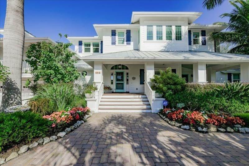 Single Family Homes 为 销售 在 116 50TH STREET 福尔摩斯海滩, 佛罗里达州 34217 美国