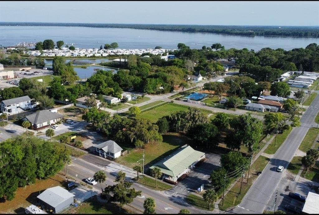 Commercial for Sale at 819 W MAIN STREET Tavares, Florida 32778 United States