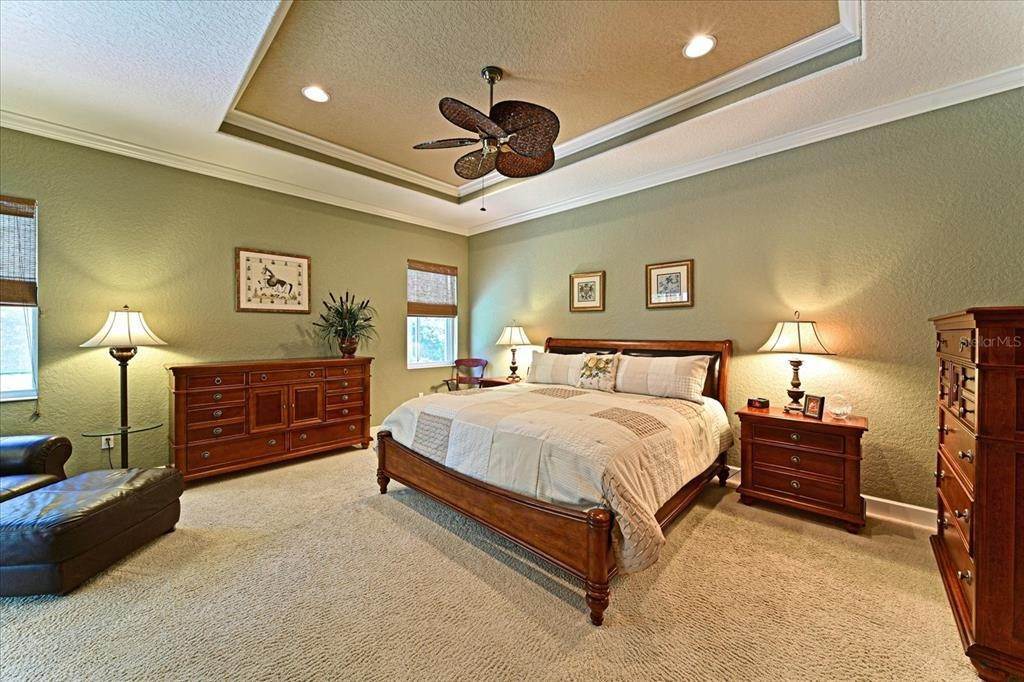 5. Single Family Homes for Sale at 9822 PORTSIDE TERRACE Bradenton, Florida 34212 United States