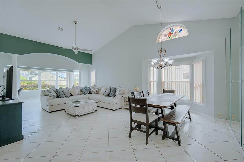 7. Single Family Homes for Sale at 4915 KILTY COURT Bradenton, Florida 34203 United States