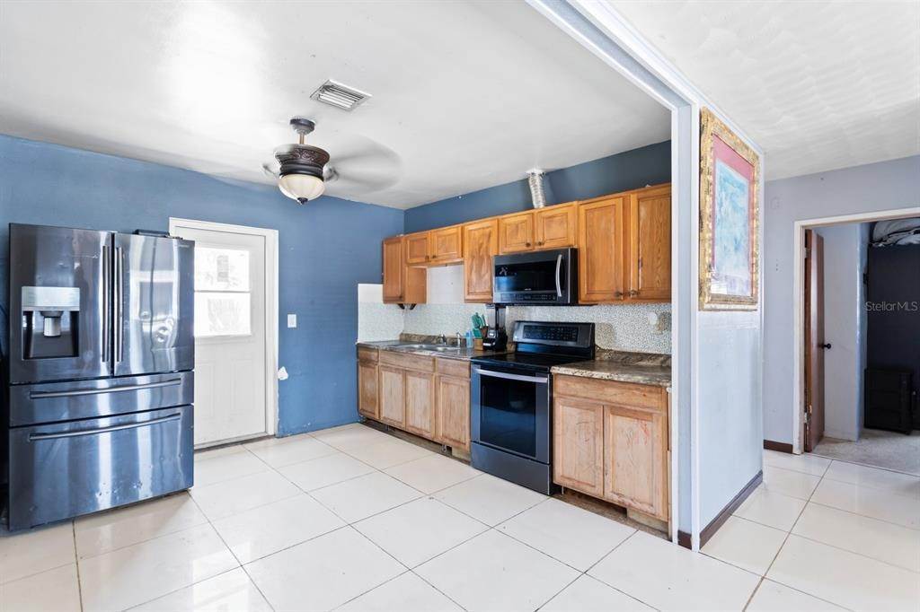 10. Single Family Homes for Sale at 1736 BANYAN DRIVE Venice, Florida 34293 United States