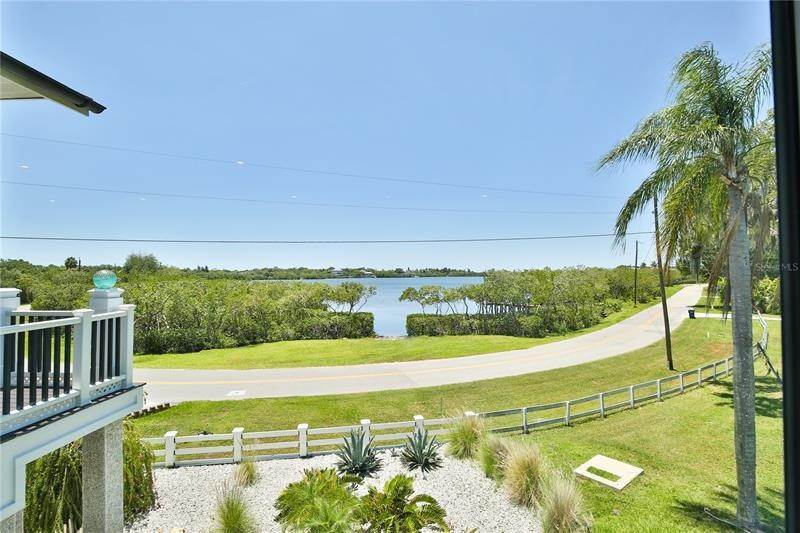 15. Single Family Homes for Sale at 1610 BAYSHORE DRIVE Terra Ceia, Florida 34250 United States
