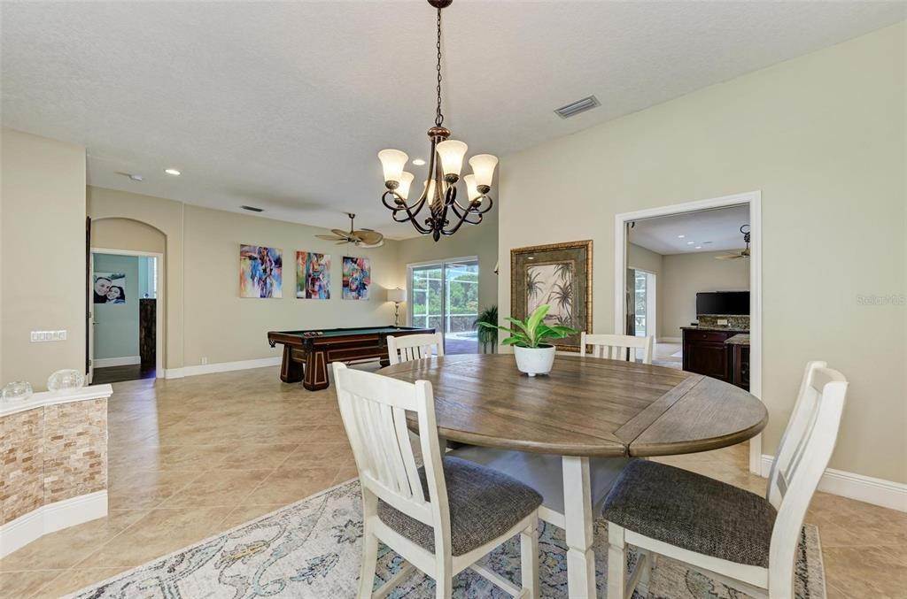 6. Single Family Homes for Sale at 9414 BOXTHORN PLACE Bradenton, Florida 34202 United States