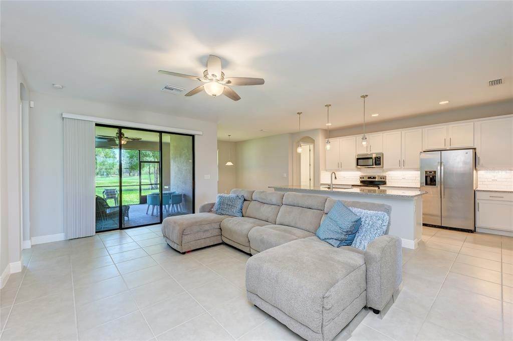 11. Single Family Homes for Sale at 3915 SALIDA DELSOL DRIVE Sun City Center, Florida 33573 United States