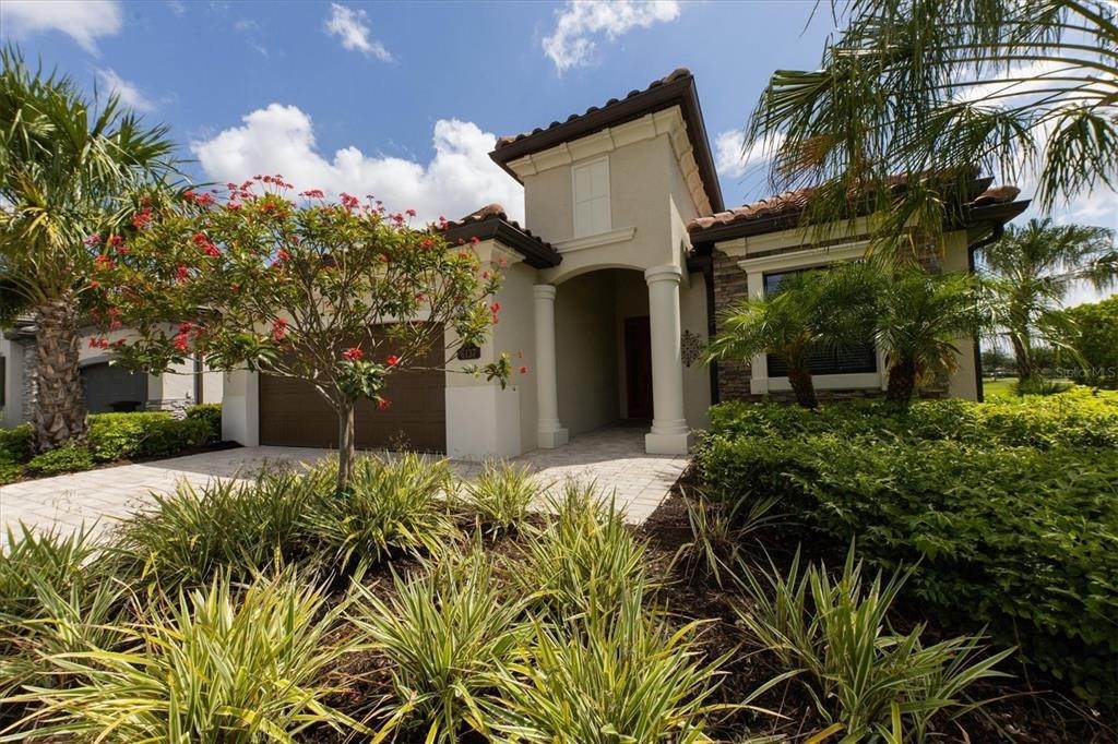 4. Single Family Homes for Sale at 6137 CESSNA RUN Bradenton, Florida 34211 United States
