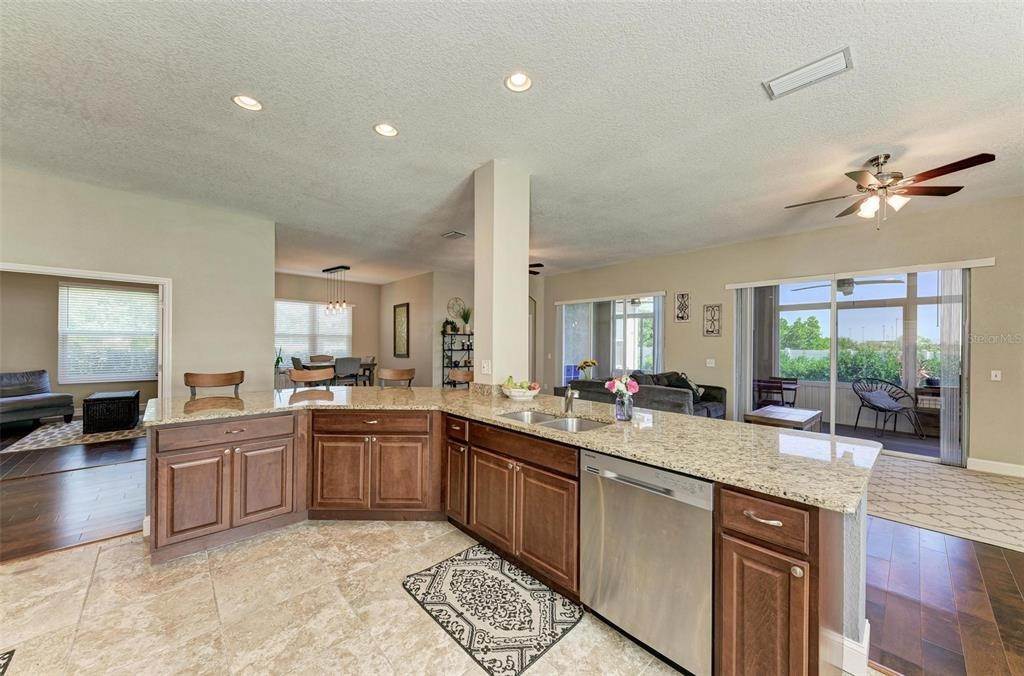 14. Single Family Homes for Sale at 5104 52ND AVENUE Bradenton, Florida 34210 United States