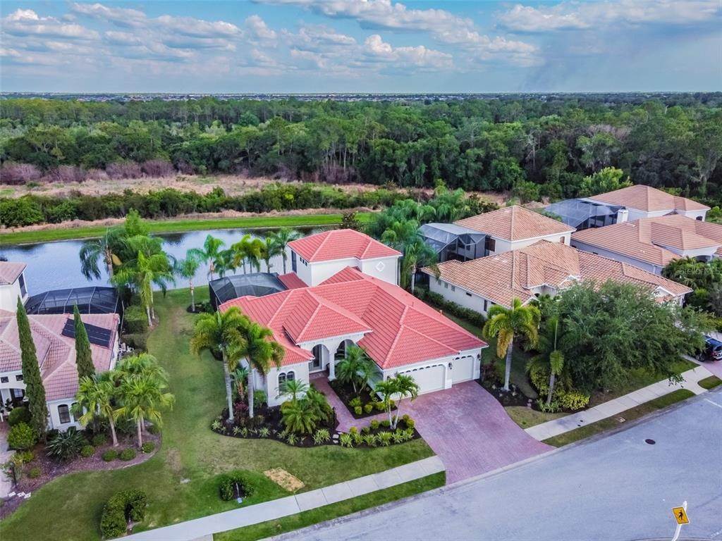 6. Single Family Homes for Sale at 14912 SUNDIAL PLACE Lakewood Ranch, Florida 34202 United States