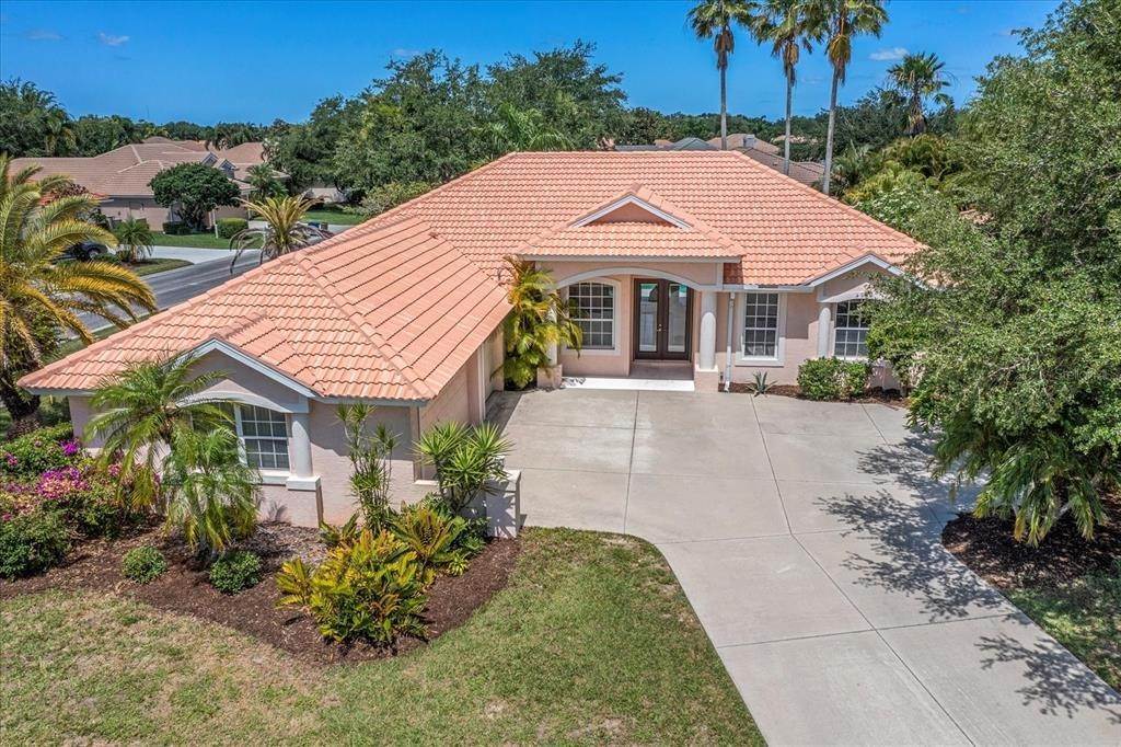 4. Single Family Homes for Sale at 4984 CEDAR OAK WAY Sarasota, Florida 34233 United States