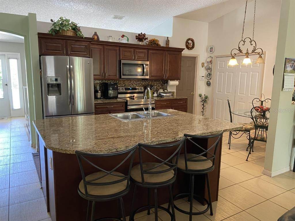 7. Single Family Homes for Sale at 1819 E CHAPEL DRIVE Deltona, Florida 32738 United States