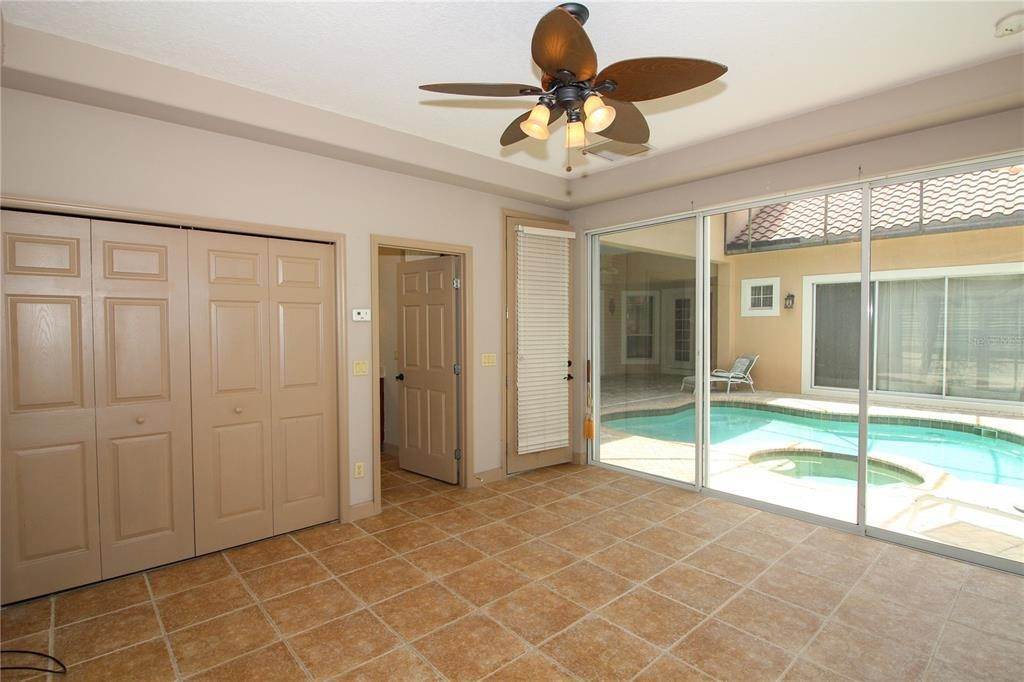 6. Single Family Homes for Sale at 2424 NORTHAMPTON AVENUE Orlando, Florida 32828 United States