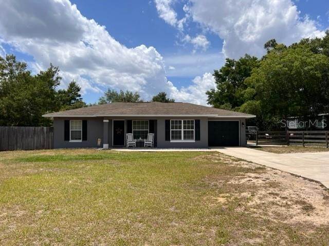 Single Family Homes for Sale at 40417 W 2ND AVENUE Umatilla, Florida 32784 United States