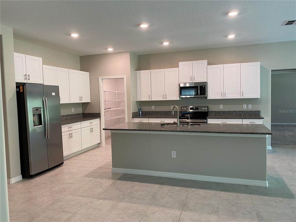 15. Residential Lease at 13517 WILLOW BLUESTAR LOOP Riverview, Florida 33579 United States