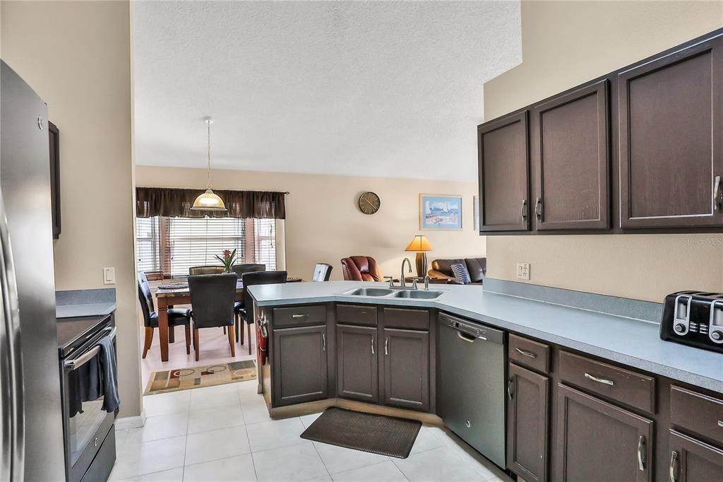 13. Single Family Homes for Sale at 1690 WATERVIEW LOOP Haines City, Florida 33844 United States