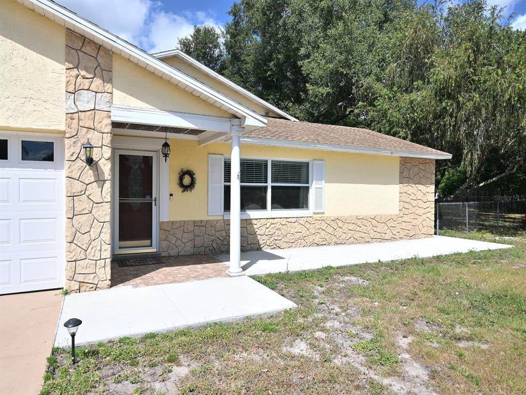 7. Single Family Homes for Sale at 2542 STEMWOOD COURT Kissimmee, Florida 34744 United States