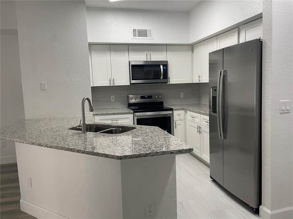 5. Residential Lease at 822 CAMARGO WAY 211 Altamonte Springs, Florida 32714 United States