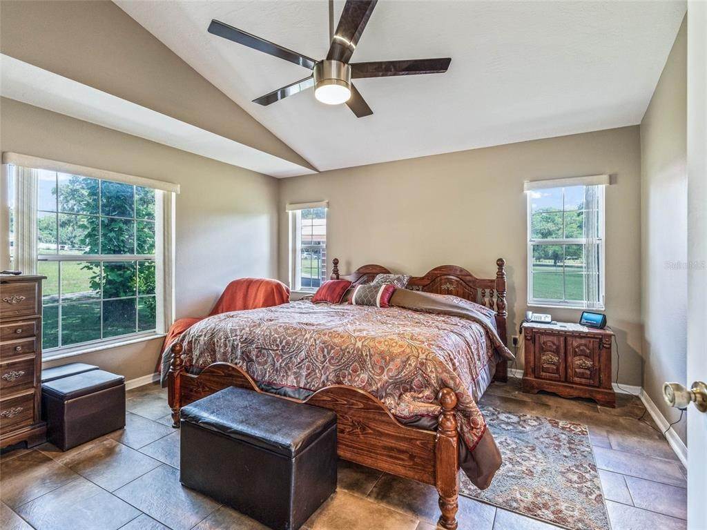 9. Single Family Homes for Sale at 8588 SW 34TH PLACE Ocala, Florida 34481 United States