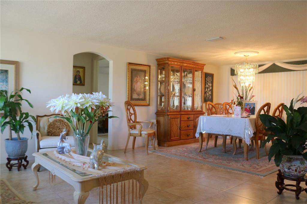 6. Single Family Homes for Sale at 9626 MARK TWAIN LANE Port Richey, Florida 34668 United States