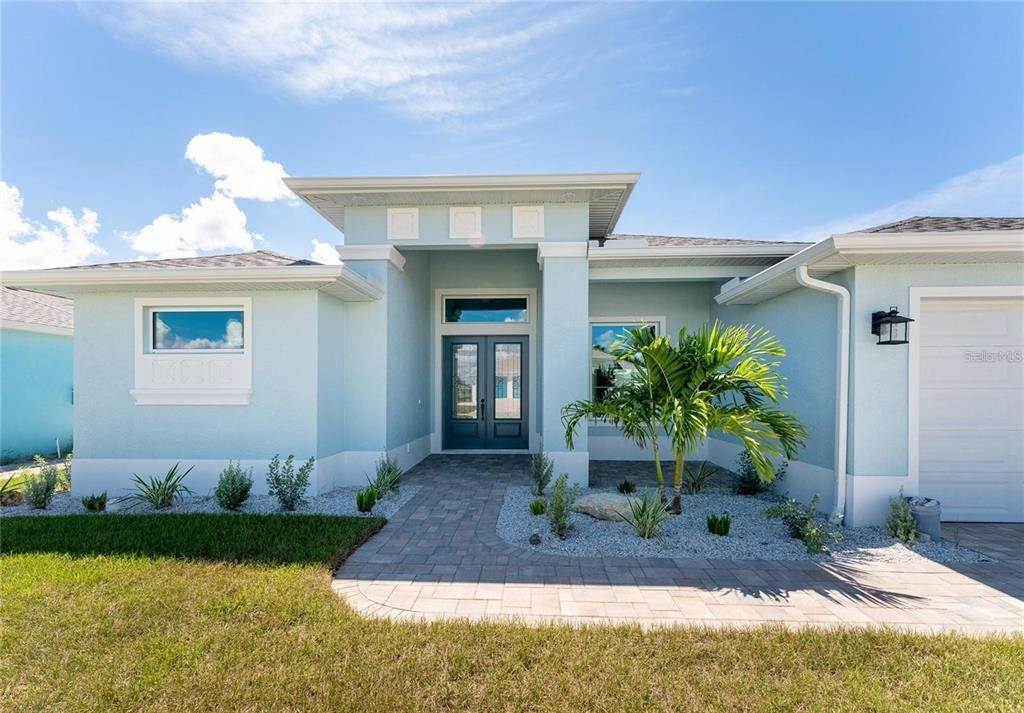 Single Family Homes 为 销售 在 12 FAIRWAY ROAD Rotonda West, 佛罗里达州 33947 美国