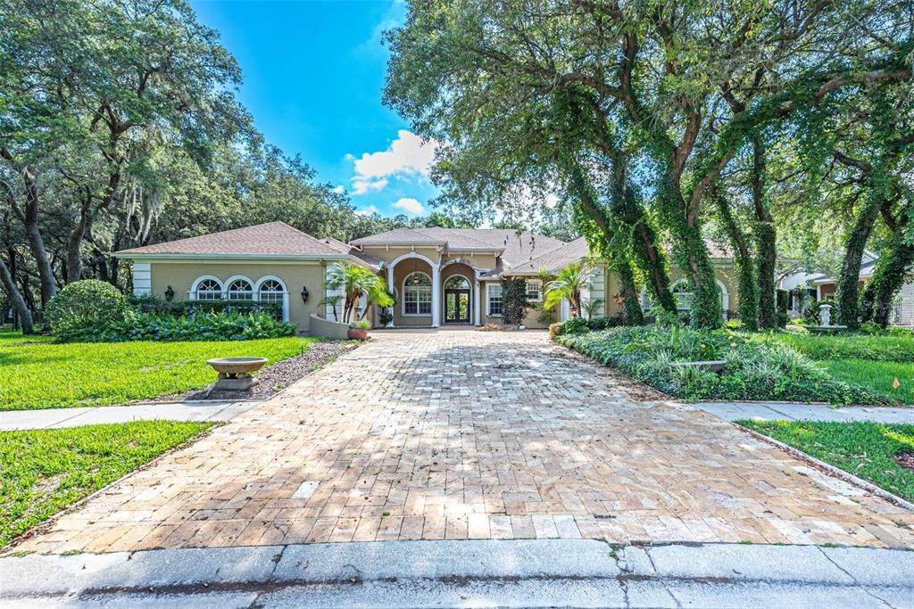 Single Family Homes for Sale at 17914 BURNT OAK LANE Lithia, Florida 33547 United States