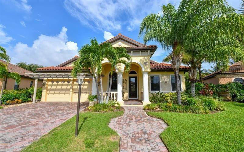 2. Single Family Homes for Sale at 8023 36TH STREET CIRCLE Sarasota, Florida 34243 United States