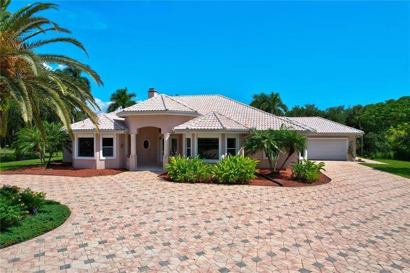 1. Single Family Homes for Sale at 5401 PARK ROAD Fort Myers, Florida 33908 United States