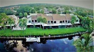 Single Family Homes 为 销售 在 1102 SE MITCHELL AVENUE 107 圣露西港, 佛罗里达州 34952 美国