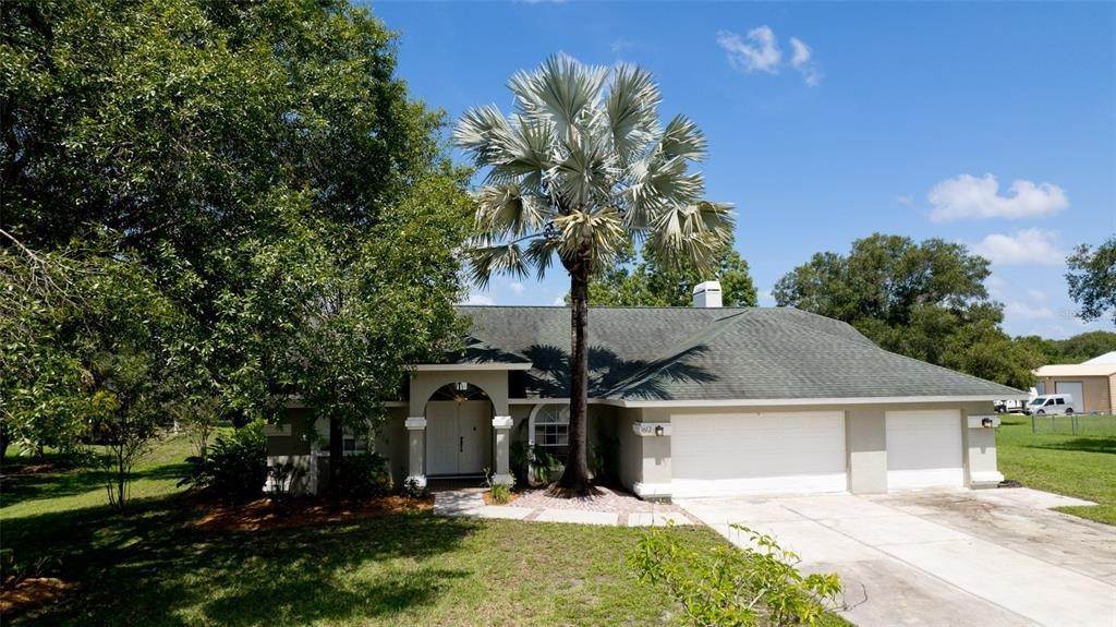 8. Single Family Homes for Sale at 1612 JEWEL DRIVE Sarasota, Florida 34240 United States