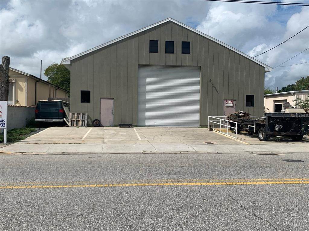 Commercial for Sale at 142 S SEGRAVE STREET Daytona Beach, Florida 32114 United States