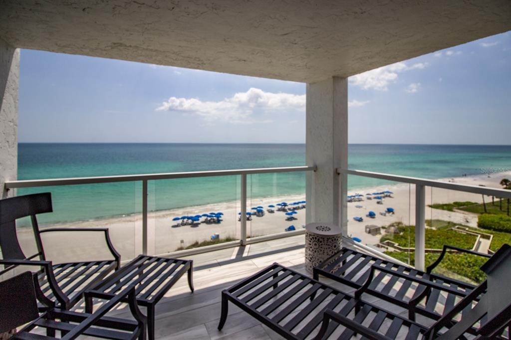 10. Single Family Homes for Sale at 2425 GULF OF MEXICO DRIVE 8F Longboat Key, Florida 34228 United States
