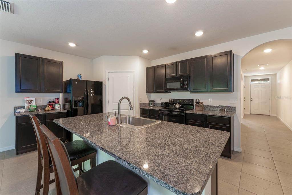 11. Single Family Homes for Sale at 165 TIERRA VERDE WAY Bradenton, Florida 34212 United States