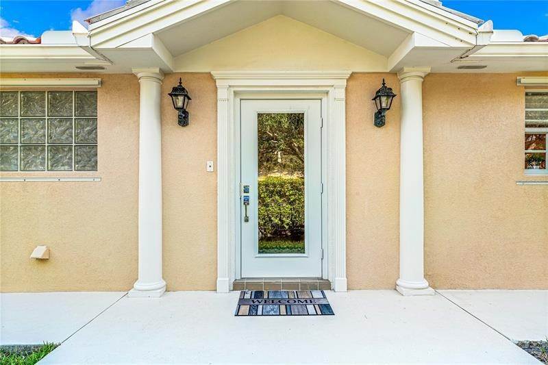 5. Single Family Homes for Sale at 5872 HELICON PLACE Sarasota, Florida 34238 United States