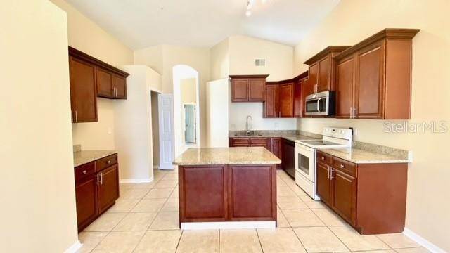 18. Residential Lease at 641 CASTERTON CIRCLE Davenport, Florida 33897 United States